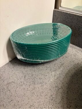 12 Green Plastic Oval Restaurant-Style
Serving Bread Rolls / Hot dog Basket